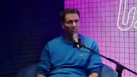 Clase magistral de Chelita. En 3 minutos, explica la cultura tenística local, las falencias en la formación priorizando resultados inmediatos en desmedro de formar un jugador completo. Solo se es tan claro cuando lo viviste en carne propia. 👏🏼