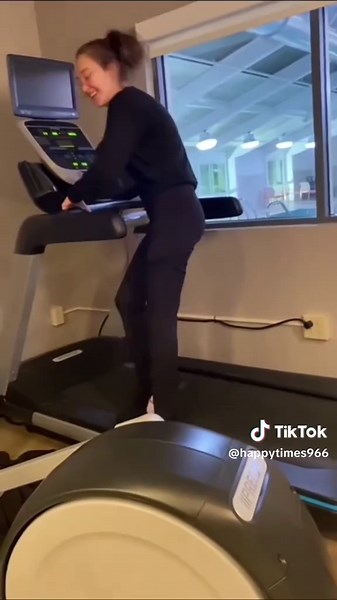 Treadmill error(This video just for fun,no one was hurt )#🤣🤣😂😂 #funnyvideos #fyp #fail #usa🇺🇸