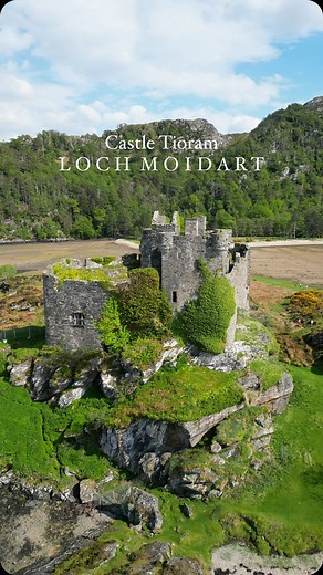 Mark-Antony Yorkston | Outdoor Adventurer on Instagram: "One of the finest castle ruins in Scotland💙🏴󠁧󠁢󠁳󠁣󠁴󠁿 This castle is located on the tidal island Eilean Tioram in Loch Moidart on the west coast of Scotland. It’s well worth the de-tour if you are taking a trip towards Mallaig and for any Highlander fans out there, it also featured in the series🏰 - #castlesofscotland #castle #scotland #scottishhighlands #highlands #highlander #outlander #outdoors #adventure #travel #visitscotland #hi
