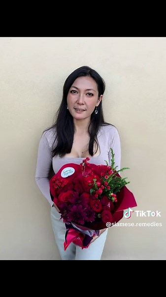 Iman is a bold and elegant bouquet that celebrates deep crimson beauty. Rich red roses and velvety burgundy chrysanthemums are paired with vibrant hypericum berries and fresh evergreen accents, creating a luxurious arrangement with striking contrast and texture. The deep tones and natural greenery give this bouquet a refined, powerful presence. Iman is perfect for romantic gestures, meaningful celebrations, and moments that call for a dramatic expression of love and admiration. #flowers #phuket 