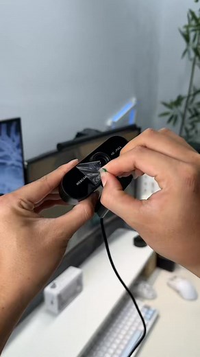 22 reactions | Webcam 2K/4K https://s.shopee.vn/gIEA8hbbF Webcam HD cho máy tính xách tay & PC – kết nối USB, chất lượng hình ảnh 2K/4K tùy chọn, hình ảnh rõ nét ✅ Hỗ trợ học tập, họp online & livestream chuyên nghiệp – nâng cấp trải nghiệm hình ảnh mượt mà, sống động! | Larofa Tech - Đồ Công Nghệ Hay Ho | Facebook