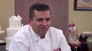 1.1M views · 8.3K reactions | El nuevo proyecto del equipo de Carlo’s Bakery será crear un pastel con forma de bolso de cuero | Discovery Home & Health | Facebook