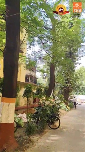 Where serenity meets opportunity 🌿🏫! NSHM Kolkata's lush green campus is more than just a place to learn - it's a haven for growth, creativity & innovation. The chirping birds, buzzing students & rustling leaves create a symphony that inspires minds & nurtures dreams. #NSHMKolkata #GreenCampus | NSHM Knowledge Campus