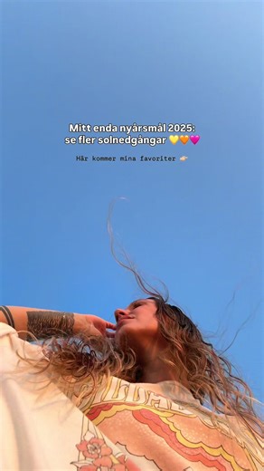 Det bästa nyårsmålet jag någonsin haft 🧡⁠ ⁠ Mitt mål för 2025 var att se fler solnedgångar. Inte springa snabbare, spara mer pengar eller äta mindre socker. Sådana mål har bara gett mig prestationsångest innan. Så jag ville testa något nytt. ⁠ ⁠ Och vet ni? Det förändrade faktiskt min vardag. Jag såg fram emot att ta en paus för att gå och kolla på solnedgången och det blev en fin rutin som gav mig så mycket lugn. ⁠ Vilka nyårsmål hade du för 2025? Hur gick det? 💭