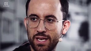 Ab dem 7. Januar haben wir für euch „32x Beethoven“. Igor Levit nimmt in seinem Podcast alle Sonaten von Ludwig van Beethoven auseinander. 🎤🎹 Wir haben ihn kurz während der Aufnahmen gesprochen: | ARD Klassik