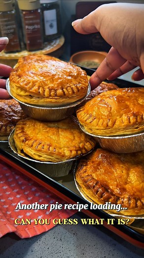 15K views · 725 reactions | Can you guess what pies these are? ✨ #food #guess #pies #southafrica #reels #reelsinstagram #reelsvideo #eatmeerecipes #pielover | EatMee Recipes | Facebook