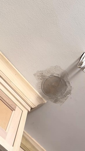 2.9K views | More patching 卵亂#satisfying ... #hacks #DIY #oddlysatisfying #asmr #pov | Drywall Best Tips | Facebook