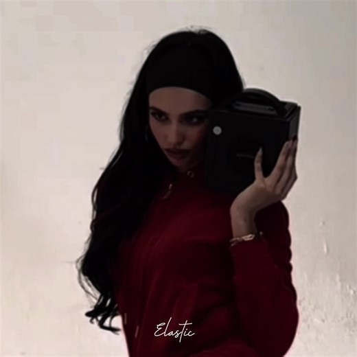 Kylie Cantrall Fanpage: Aesthetic Baddie Edit