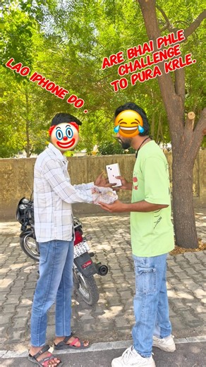 Ek Bite Me Samosa Finish = iPhone 15 Pro Max 😱 | Subscribe Karo Or jeeto #vlog #shorts