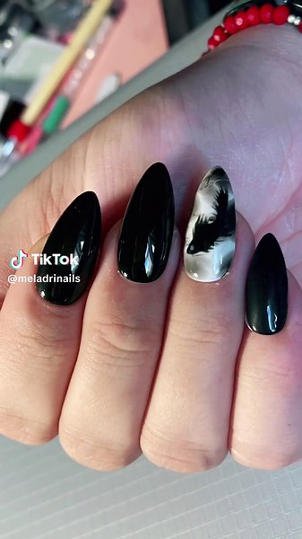 Simple 🤍gojo and geto🖤 nail set (inspired by the outro) #jjk #jujutsukaisen #suguru #satorugojo