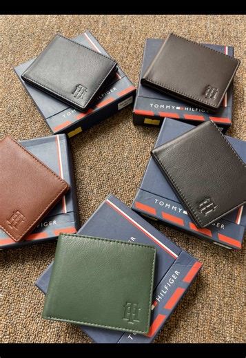 ORIGINAL WALLET (PURE LEATHER) ■ Wallet ya Ngozi ■ Quality 💯 🌟 Price : 35,000/= LOCATION : Mchikichi & Manyema street 📞 📲 255 623 461 088 (What’sapp,Call & Text)