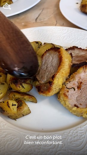 1.2M views · 8.7K reactions | Toque Toque ! On s'invite à déjeuner chez Aure et Killian Pazapah ‍‍ Au menu : Filet mignon pané, sauce parmesan et pommes grenaille sautées, une recette de famille  La recette détaillée : https://bit.ly/2RGHH7J | Marmiton | Facebook