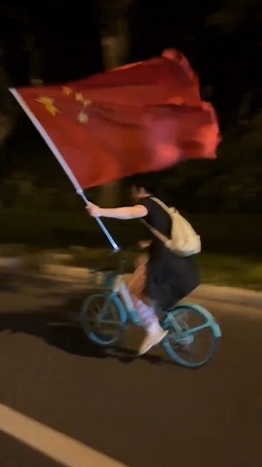 11月8号，今晚，20W铁骑大学生，80后夜袭汴京，青春没有售价，疯狂就在当下！😄😄😎#大学生 #夜袭开封 #台湾 #人生 #青春