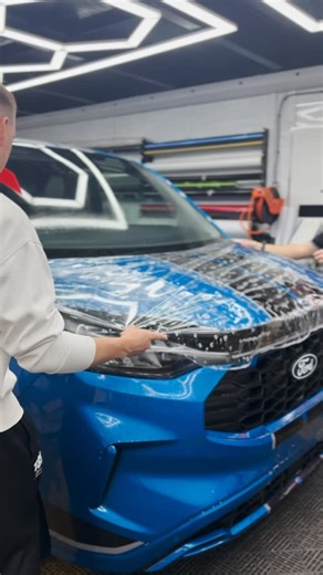 PPF & Detailing specialists Glasgow Scotland 🏴󠁧󠁢󠁳󠁣󠁴󠁿 on Instagram: "🚐🛡 Ford Transit Custom – Brand New & Fully Protected with PPF @threebros.detailing ✨ What we did: ✅ Full Decontamination Wash ✅ Full Vehicle Paint Protection Film (PPF) 🛡 ✅ Full Ceramic Coating 💎 ✅ Ceramic-Coated Windows 🔲 ✅ Ceramic-Protected Alloy Wheels ⚙ ✅ Interior Protection 🧼 The result? A hard-working van with a deep, glossy finish that stays protected day in, day out. This brand-new Transit Custom is now shie
