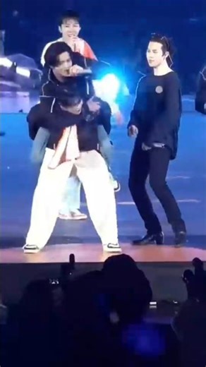 ‎一瞬で心を奪われる…🔥 BTSの神シンクロダンス #Shorts‎ #kpop #北朝鮮 #boybandfandom #bts #btsarmy #kpopfandom #straykids