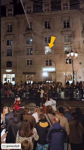 #REPOST @guitarolly8 with @download_repost_pro - INCREDIBLE Christmas flash mob in the heart of Paris. Stunning rendition of Carol of the Bells with 100 musicians - creating the biggest flash mob. My view was unbelievable. It was such an honour to be there bringing people together with music. Huge thank you to @itsjuliencohen & @violin_phonix for inviting me. Also a huge thank you and well done to everyone involved in creating this masterpiece. Little Elsa - I’m so glad you pushed the button 🔴 