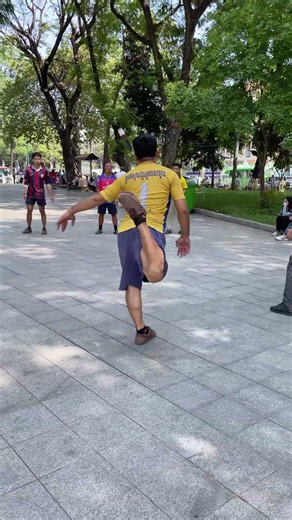 BALANCE TEST FAILS but strong recovery 😤#badminton #shuttlecock #shorts #challenge