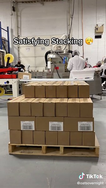 Satisfying Stacking Boxes Like Jenga