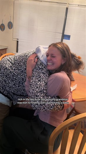 My best friend 🥹🥹🥹 promoted to great grandma bestie foxy roxy hehehhee 🥰🥰🥰