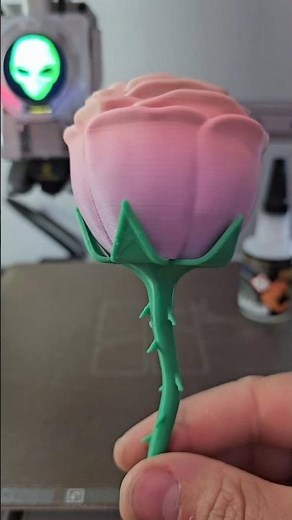 3D Printing these beautiful roses for Valentines Day 😍❤️🌹 #3dprinting #3dprinter #valentinesday