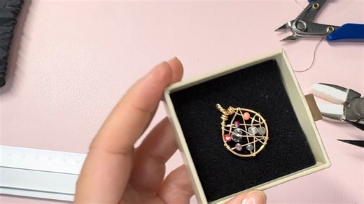 How to make jewelry pendants – simple, yet unique pieces