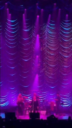 Magic 🪄 Man - Heart ❤️ Live at Climate Pledge Arena in Seattle, Washington 11/23/2025 Short 6