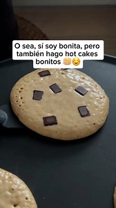 Tal vez no soy chef… pero mis hot cakes hablan por mí 🥞😌 #HotCakesDeliciosos #DesayunoPerfecto #RecetaViral2025 #DulceYCasero #ParaTi | Amantes de la Repostería