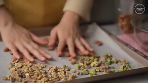 [VIDEO] Cách làm kẹo Nougat (Kẹo sữa hạt - Kẹo hạnh phúc :) ) - Savoury Days