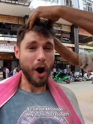 Tourist gets a $2 Street Massage in india... Why Is This SO Good?! #headmassage #massage #abroad #tourist