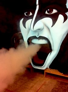 KISS Glow-in-the-Dark Monster Mini Golf
