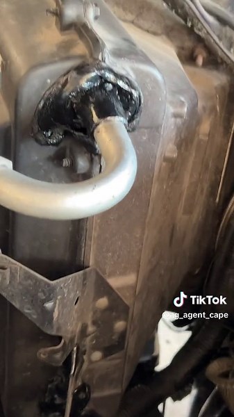 A little “shade tree” mechanics… just patching more cold air leaks on the A/C. #fyp #texas #k10 #lsswapped #country #chevy #85k10 #squarebodychevy #squarebodytiktok #texassquarebody #4x4 #reatoration #classic