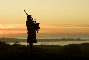 The Bagpiper at Spanish Bay: An Unforgettable Pebble Beach Tradition