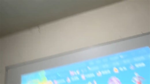 原价1万多，日本大牌子松下投影，型号ux283c，室内白天效果极好，开灯无压力，机器外观98新，投影