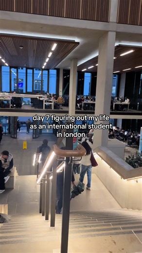 full rainy dayyy #studyinlondon #ranialearns
