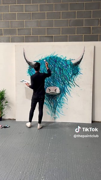 The Paint Club’s original highland cow painting only BIGGER! We’ve been painting this cow in our painting workshops for almost 9 years 🌟🐮🎨 It’s still one of our most popular painting choices. We painted it with literally thousands of customers. Fancy painting it? Join us at one of our events! We have events across the UK. We look forward to seeing ##you at one soon 😀 #paintnsip #artworkshop #nightout #paintnight #sipandpaint #henparty #teamevents #paintandsipevent #cambridge #paintparty #edi