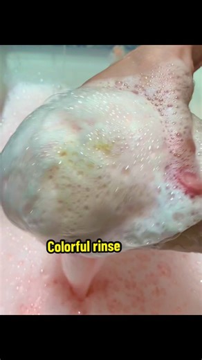 Colorful suds with this colorful rinse😍 #cleantok #cleaningasmr #spongesqueeze #spongerinse #asmr
