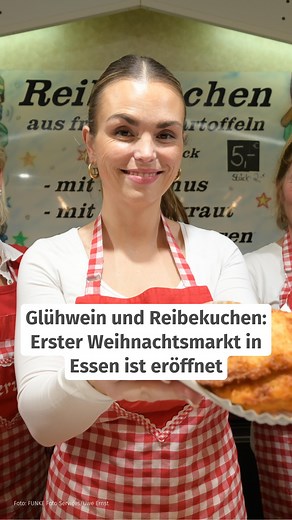 30K views · 212 reactions |  Seid ihr schon bereit für Glühwein und Reibekuchen auf dem Weihnachtsmarkt?  In Essen-Steele gibt es ab sofort bis zum 6. Januar 2026 Glühwein, Reibekuchen und gebrannte Mandeln. Er ist damit der erste Weihnachtsmarkt, der in diesem Jahr in Essen eröffnet.  Wie die Stimmung bei der Eröffnung war, seht ihr im Video. Mehr Informationen zum Steeler Weihnachtsmarkt zum Nachlesen im Artikel unter waz.de/410350405/ | WAZ Essen | Facebook