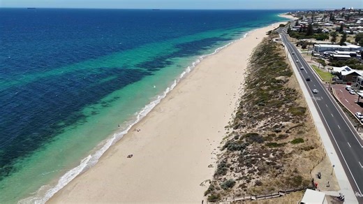 ☀️The sun’s shining bright, the long weekend is in sight, and Bunbury’s beaches are pure delight!🌊 Summer is the perfect time to enjoy WA’s coastline. It’s also when marine life is most active, so it’s smart to know what to do if you spot something unusual. That’s where BEN signs come in. Each sign has a unique code linked to GPS coordinates. If you need to report a shark sighting or any emergency, quoting the BEN code means crews know exactly where to go. It’s the fastest way to get help when 
