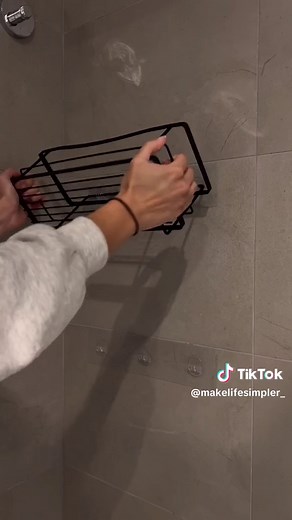 These adhesive shower shelves are super easy to install, no drilling or screws required! 🚿 Link in bio to shop #bathroom #showertok #aesthetic #amazon #amazonmusthaves