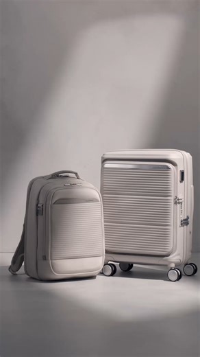 It’s Not Just a Bag, It’s a Samsonite. Adaptable, elevated, and built to move with you, the Paralux Carry-On Spinner and 2:1 Travel Backpack redefine utility. The Spinner’s dual-access construction offers flexible entry 🧳 while the 2:1 Backpack’s removable go-bag gives you the freedom to travel light, whenever you choose 🎒 #PackingPerfected Ce n’est pas juste un sac. C’est un Samsonite. 🚀 La valise cabine Paralux Spinner et le sac à dos 2:1 transforment votre façon de voyager. La construction