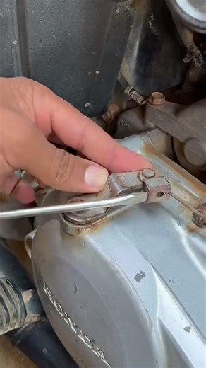 This is how to remove a wire rope on the one that is tied to a machine