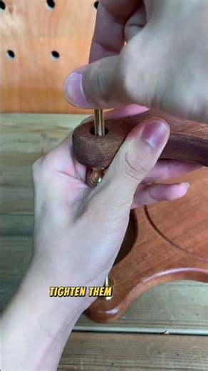 Make a DIY storage rack using pizza pans. #diytips #woodworking #tips101#diy