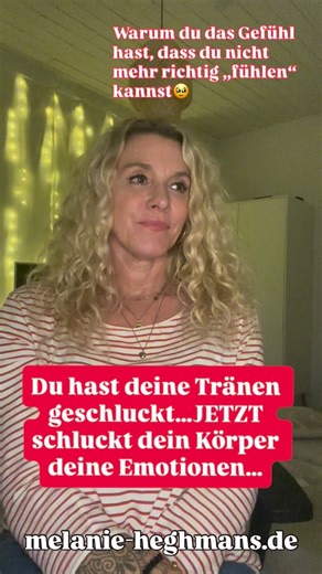 Viele von uns haben früh gelernt, Gefühle runterzuschlucken. ‚Sei still.‘ ‚Heul nicht.‘ Irgendwann spürt man kaum noch, was da eigentlich in einem vorgeht. Doch das alles bleibt im Körper, bis wir hinschauen…. #innereKindarbeit #emotionenfühlen #selbstheilung #unterdrückteGefühle #heilungsweg #bewusstseinsarbeit #fühlenstattfunktionieren #traumabewusstsein #authentischsein #selbstannahme #heilungbeginntmitdir #hypnose #rückführung #seelenheilung | Die Positive-Energie Tankstelle