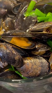 Dad made us healthy delicious stir fried mussels for dinner ❤️ Full prep and cook video link in comments #mussels #healthyrecipes #healthyfood #HealthyEating #healthycooking #seafood #seafoodlovers #musselsrecipe #easymusselsrecipe #whatsfordinner #dinner #dinnertime #dinnerideas #dinnerrecipe #dinnerinspo #chinesefood #chinesecooking #chinesefoodlover #chinesecuisine #chineserecipe #easyrecipeschallenge #easyrecipes #easyrecipesathome #homemadefood #homecooked #homecooking #cookingathome #recip