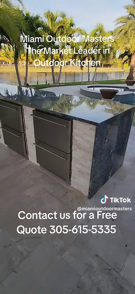 The best conversations are born around good food. 🍷🔥 With our Outdoor Kitchen, your backyard will be the perfect place to gather with family and friends. 💡 We design unique spaces so you can enjoy the true Outdoor Living. #outdoorkitchen #outdoorcooking #backyard #outdoorliving #patiodesign