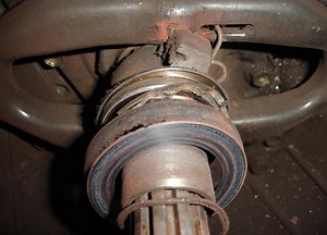 Clutch fork spring expoded