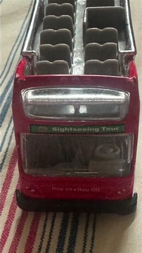 Diecast sightseeing convertible double decker New York bus toy
