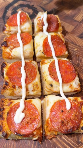 165K views · 2K reactions | French bread pizza bites! How to:   Build your pizza bread accordingly  Toast at 350 for 10 mins  Slice and garnish #appetizer #pizzabites #partyfood #easyrecipe #snacks #afterschool #afterschoolsnack #footballfood snack ideas #pizzapizza #cheese #foodlover #food #pizzatime #foodstagram #foodie #pizzalover #homemade #pizza | Cookingintheyard | Facebook