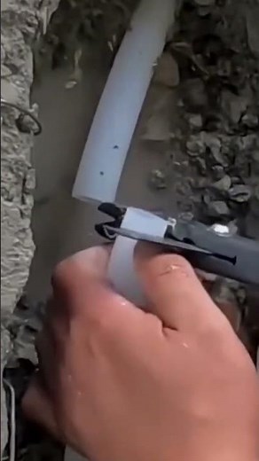How to Cut Water Pipes Neatly and Precisely Using a Professional Pipe Cutter