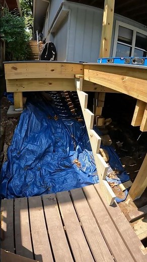 How I build stairs — A simple way to mark and cut stringers #diy #staircase #stairs #stringers